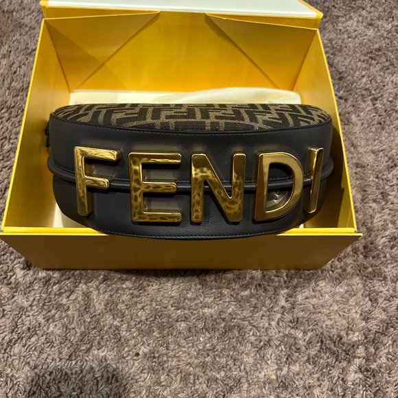 Fendi- Fendigraphy Small
Brown FF jacquard fabric bag - Picture 1 of 5